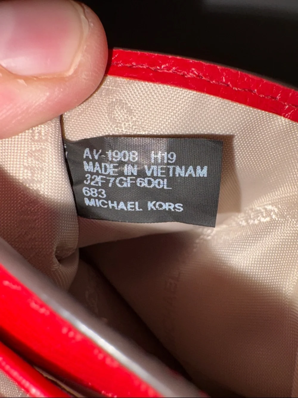 Michael Kors Red Pebbled Leather Card Case with Gold Logo - Picture 6 of 9